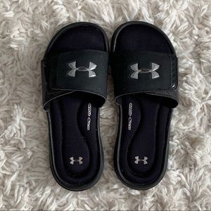 NWOT Under Armor Slides